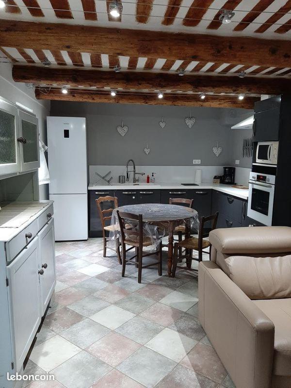 Gite Au Coeur Du Luberon 古尔 外观 照片